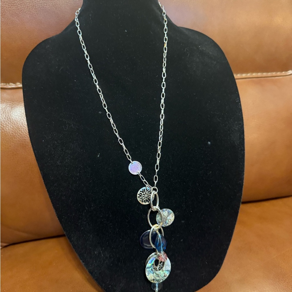 Elegant Silver and Blue Pendant Necklace